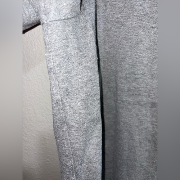 Quacker Factory Gray Top with Pearl Accents - Picture 5 of 7